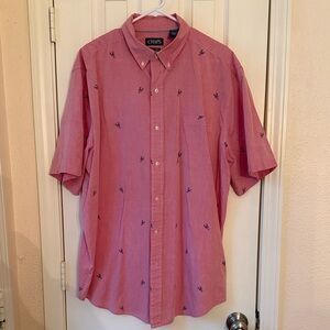 Chaps Men’s Easy CareShort-Sleeve Button-Down Shirt in Pink with Navy Crawfish